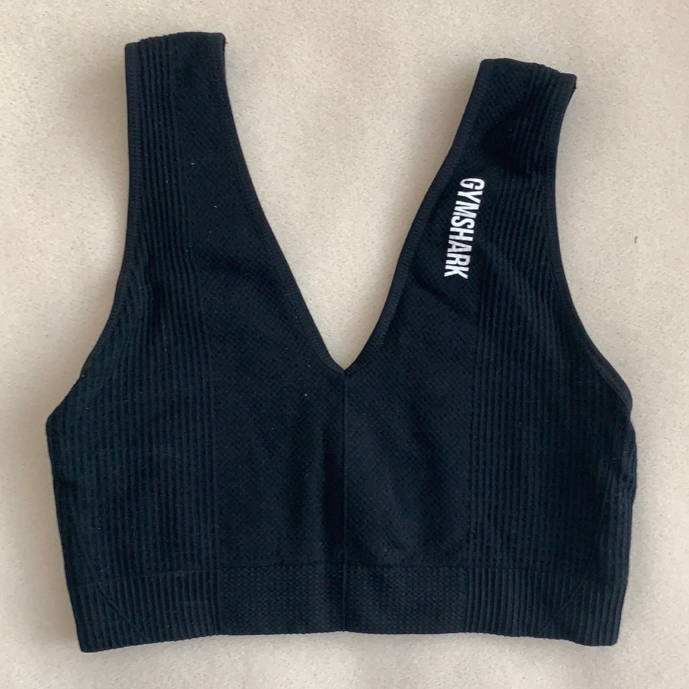 GYMSHARK sports bra / black / size M